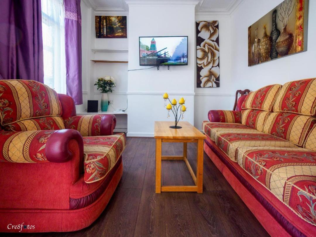 Stoke-on-Trent 12 Cornwallis Lodge Family Room 2 מראה חיצוני תמונה